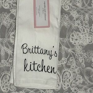 Cupcakes and Cashmere White Kitchen Towel - set of 2 - NWT